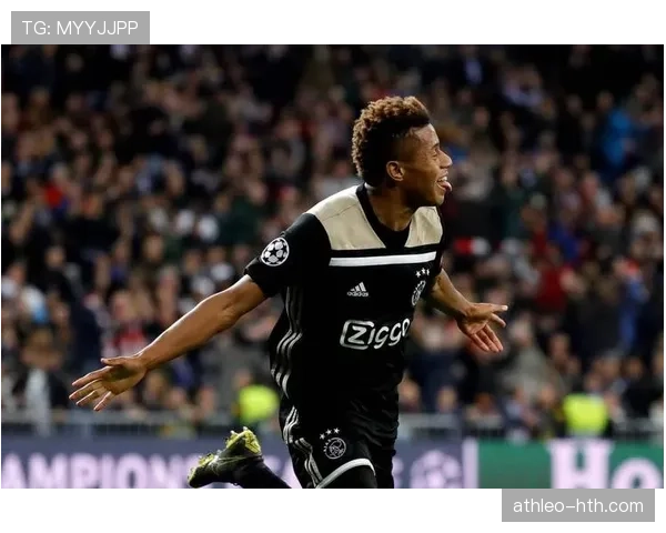 阿贾克斯新帅上任重塑战术风格，球队复兴迈出坚实第一步