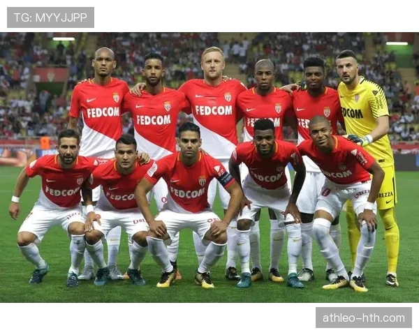 兰斯阵型革命背后的战术革新助力球队在新赛季表现稳健 兰斯阵型革命背后的战术革新助力球队在新赛季表现稳健