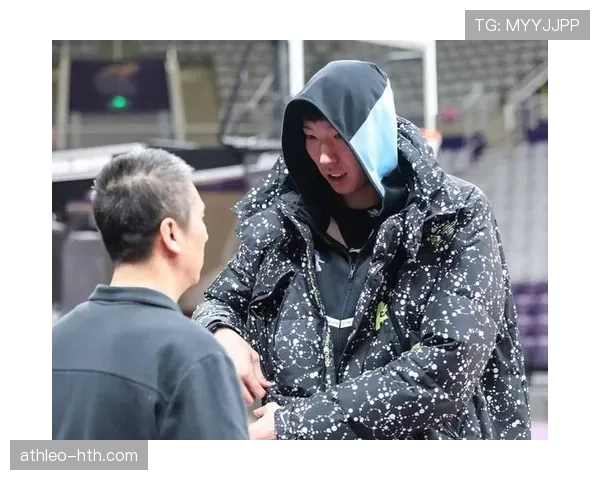 周琦家冰箱里塞满蛋白粉，邻居以为他开健身房