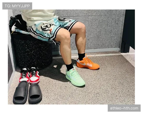 莫兰特又双叒夜店蹦迪了，这回穿的还是镶钻高跟鞋？